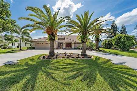 28380 Winthrop Cir Bonita Springs, FL 34134