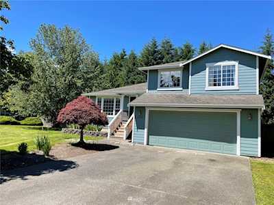 32502 NE 46 Place Carnation, WA 98014