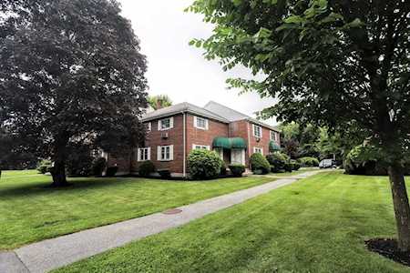 126 Emerson Gardens Rd #126 Lexington, MA 02420