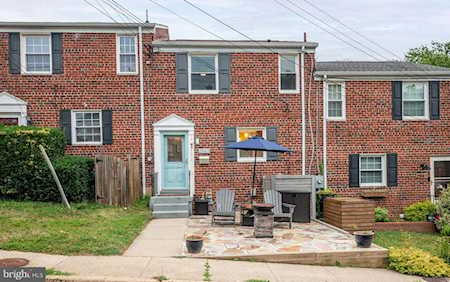 2943 Hickory St Alexandria, VA 22305