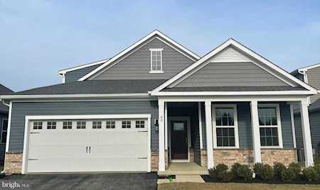 122 Congressional Ct Moorestown, NJ 08057