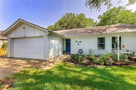 4509 Woodcreek Drive Arlington, TX 76016