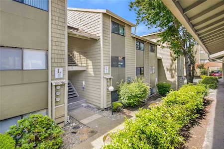 2020 Grant Ave S #L206 Renton, WA 98055