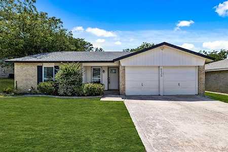 6220 Sunnybrook Drive Watauga, TX 76148