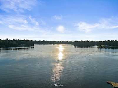 21708 Snag Island Dr E Lake Tapps, WA 98391