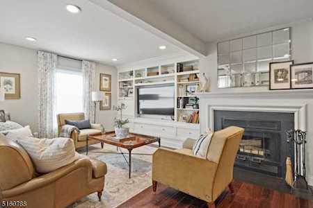 27 Pellinore Ln Berkeley Heights Twp., NJ 07922