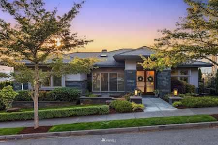 3168 NE Harrison Dr. Issaquah, WA 98029