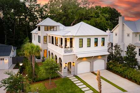 341 Bridgetown Pass Mount Pleasant, SC 29464