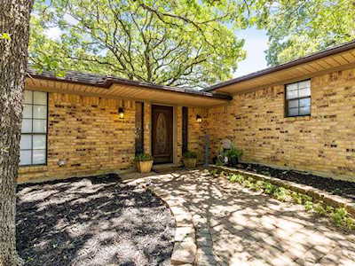 2337 Rock Creek Road Crowley, TX 76036