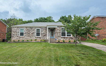 6209 Lynnchester Dr Louisville, KY 40219