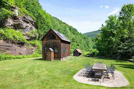 8 Emerson Terrace Shandaken, NY 12464