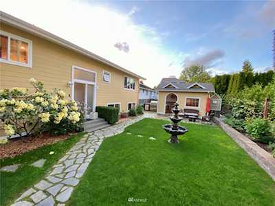 1302 N 34 St Renton, WA 98056
