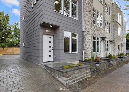 4758 Greenlake Way N Seattle, WA 98103