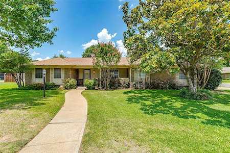 1901 Park Grove Court Arlington, TX 76015