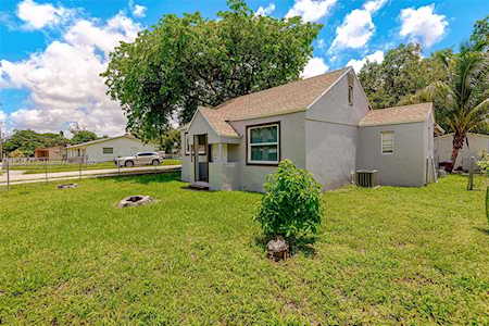 6154 Call St Hollywood, FL 33024