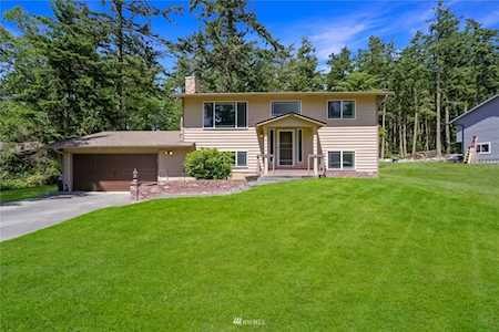 2124 Norcliffe Way Oak Harbor, WA 98277
