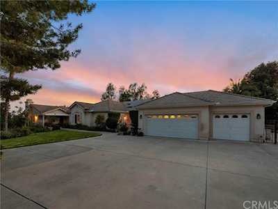1382 Red Mountain Dam Drive Fallbrook, CA 92028