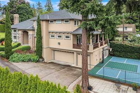 3261 106th Ave SE Bellevue, WA 98004