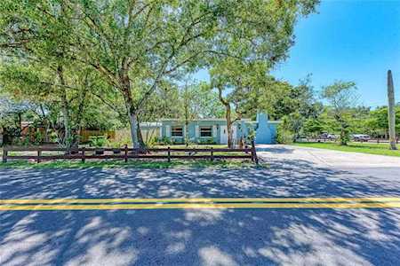 16 Saint Lucie Ave Sarasota, FL 34232