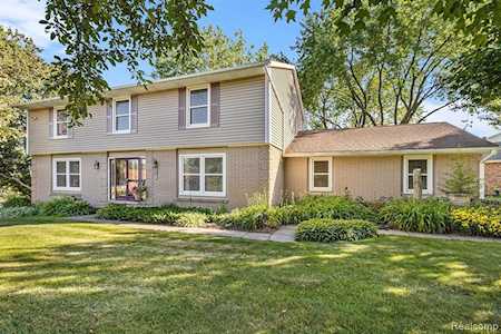 9072 Andrew Dr Brighton Twp, MI 48114