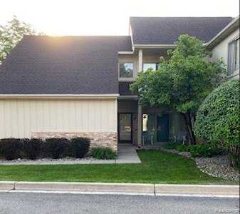 29266 Laurel Dr Farmington Hills, MI 48331