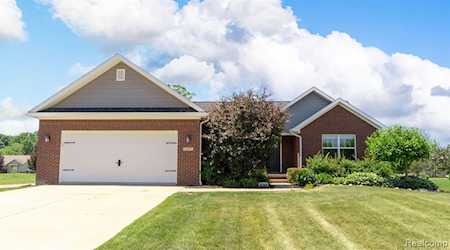 13032 Lia Fenton Twp, MI 48451