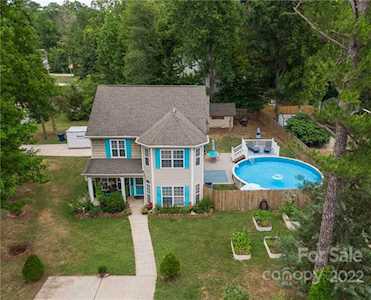 6205 Robert St Huntersville, NC 28078