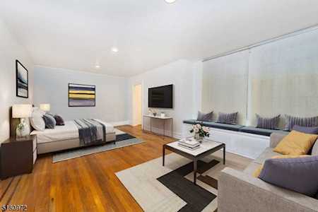 56 Glenwood Ave Jersey City, NJ 07306