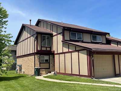 7231 N Morton Taylor Rd Canton Twp, MI 48187