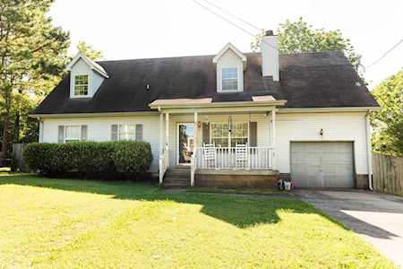 386 Park Ct E La Vergne, TN 37086