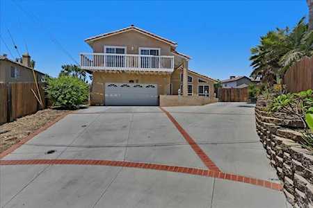 388 Delta Lane Vista, CA 92083