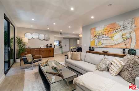 656 N West Knoll Dr West Hollywood, CA 90069