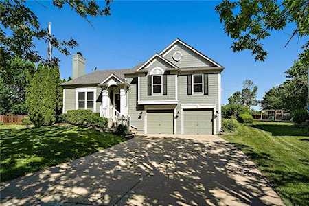 15892 W 157th Terrace Olathe, KS 66062