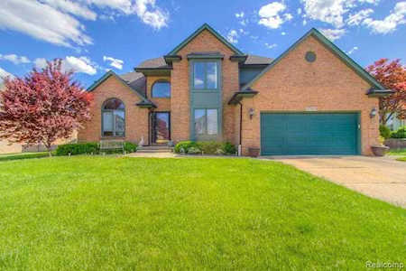 17390 Birch Tree Macomb, MI 48044
