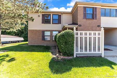 19516 Northridge Dr Northville Twp, MI 48167