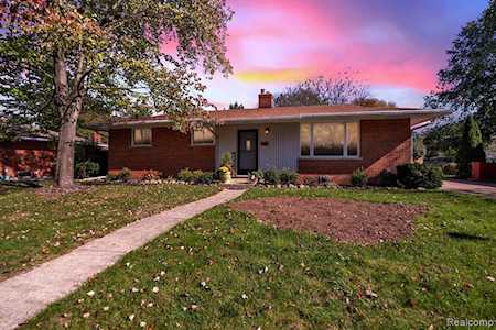 14453 Swanee Beach Dr Fenton, MI 48430