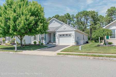 131 Chesterfield Ln Toms River, NJ 08757