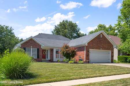 9011 Holly Village Ct Louisville, KY 40242