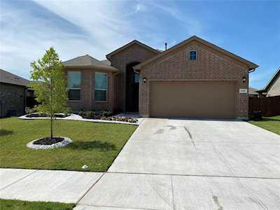 569 Lindisfarne Lane Saginaw, TX 76131