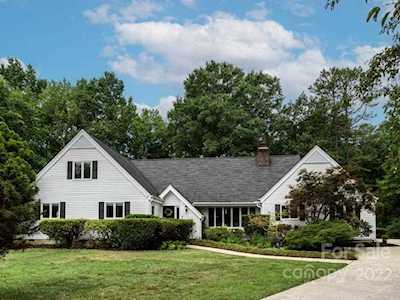 2509 Greenbrook Parkway Matthews, NC 28104