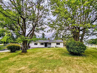6623 Mt Tacoma Dr SW Lakewood, WA 98499