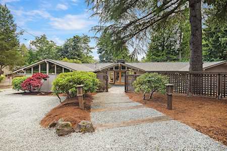 4111 80th Ave SE Mercer Island, WA 98040