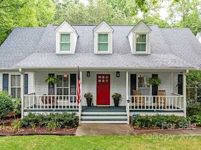 2805 Bards Ct Matthews, NC 28105