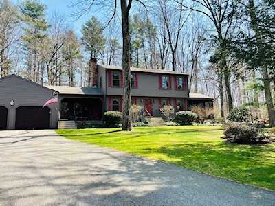 6 Old Village Rd Sturbridge, MA 01566