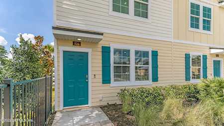 8252 Watercourse Way Jacksonville, FL 32211