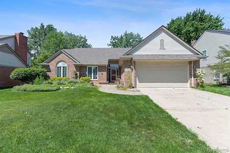1556 Dunston Rd Canton Twp, MI 48188