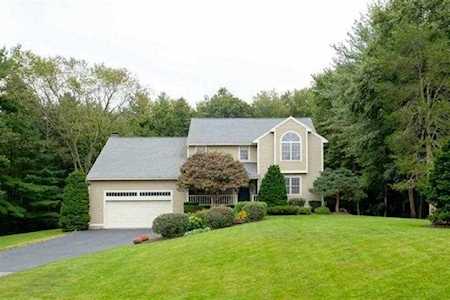 16 Lamington Hill Rd Stratham, NH 03885