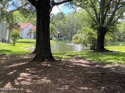 1801 Wood Hill Pl Jacksonville, FL 32256