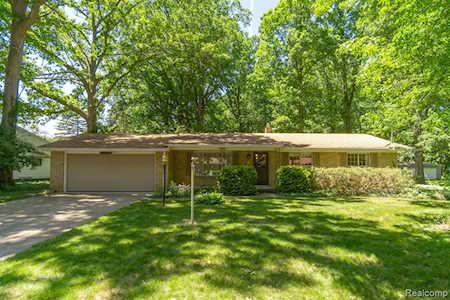 4392 Lawnwood Ln Burton, MI 48529