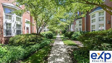 174 S Georgetown Square Royal Oak, MI 48067